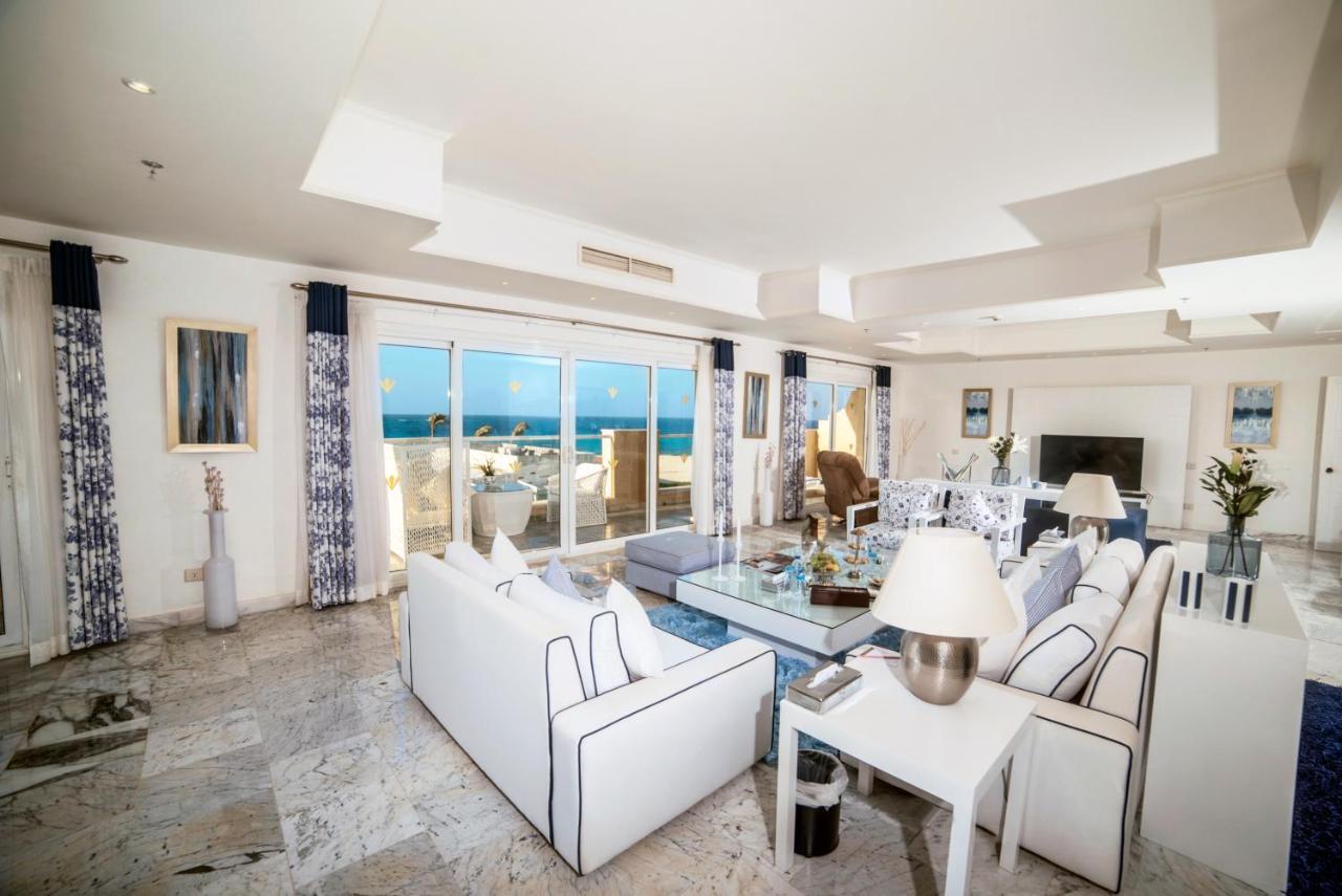 Rixos Alamein - Full Board Plus Эль-Аламейн Экстерьер фото A living room in a private home