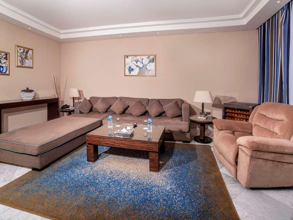 Rixos Alamein - Full Board Plus Эль-Аламейн Номер фото A living room