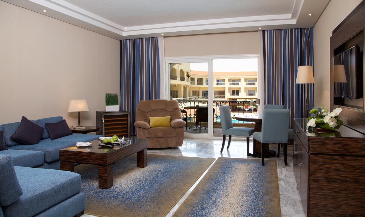 Rixos Alamein - Full Board Plus Эль-Аламейн Экстерьер фото A suite at the Atlantis Paradise Island